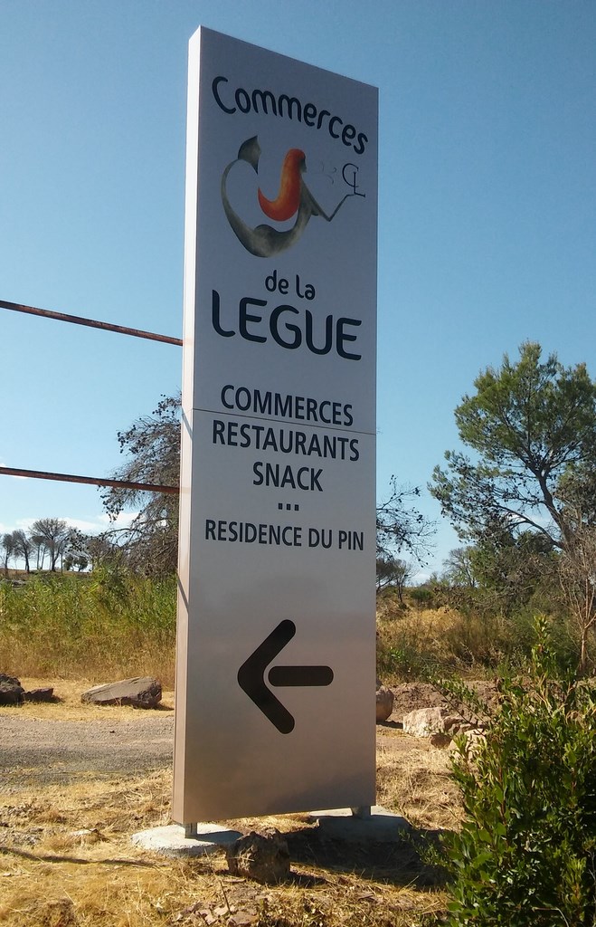Commerces De La Lègue Totem